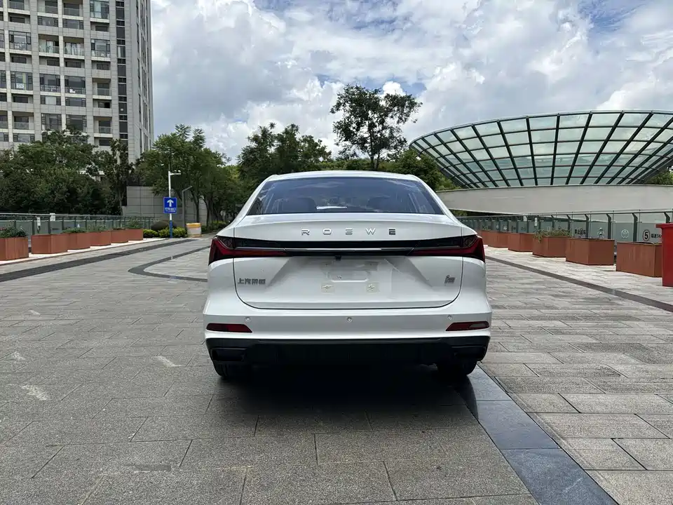 Roewe i5