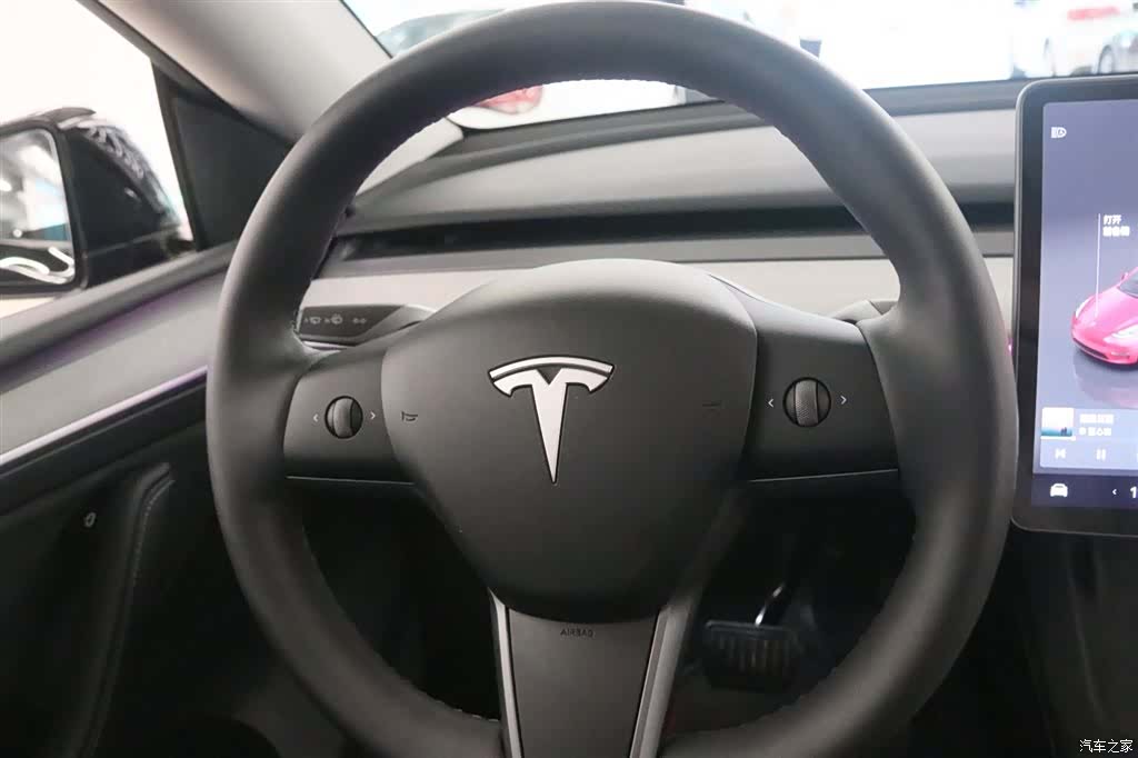 Tesla Model Y, 2024 6
