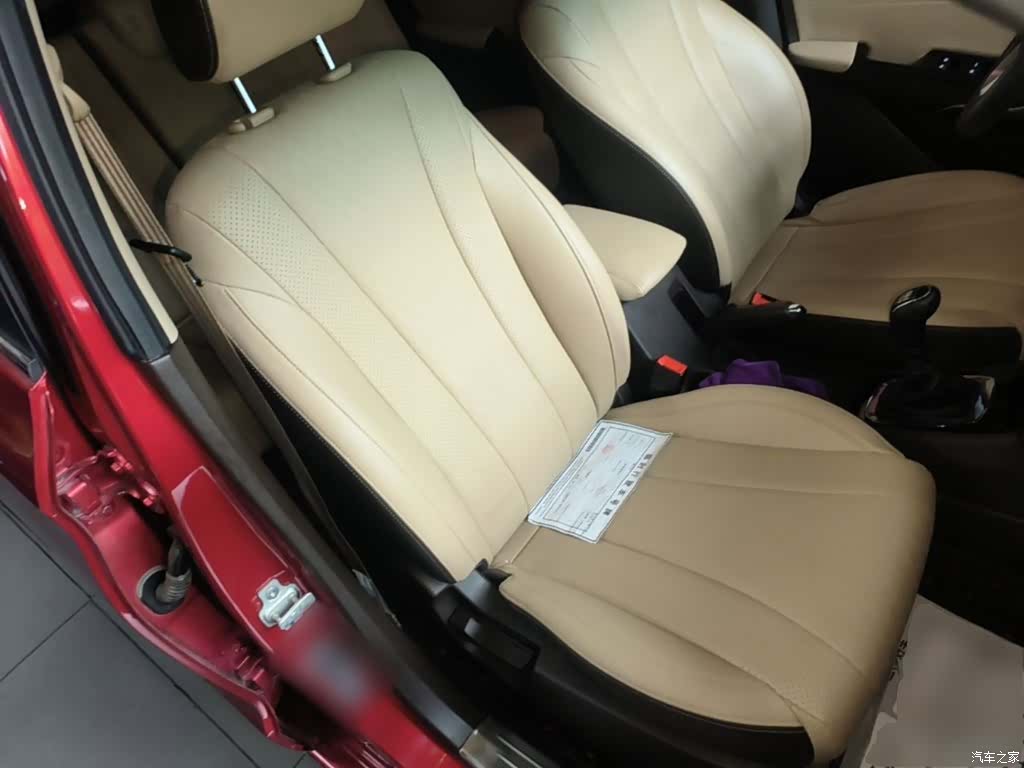 Wuling 310W, 2018 25