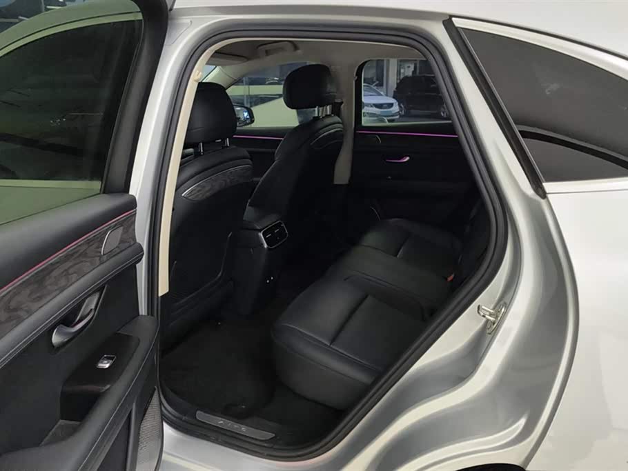 AITO Ask the world M5