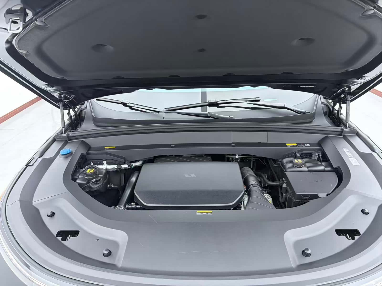 Li Auto L8, 2024 25