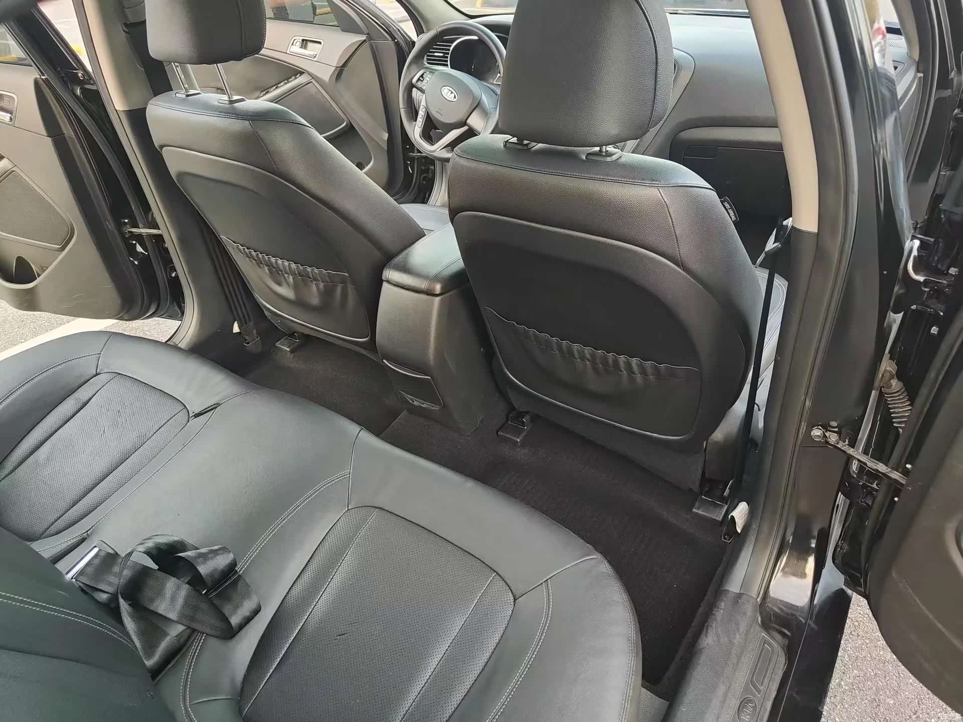 Kia K5, 2011 11