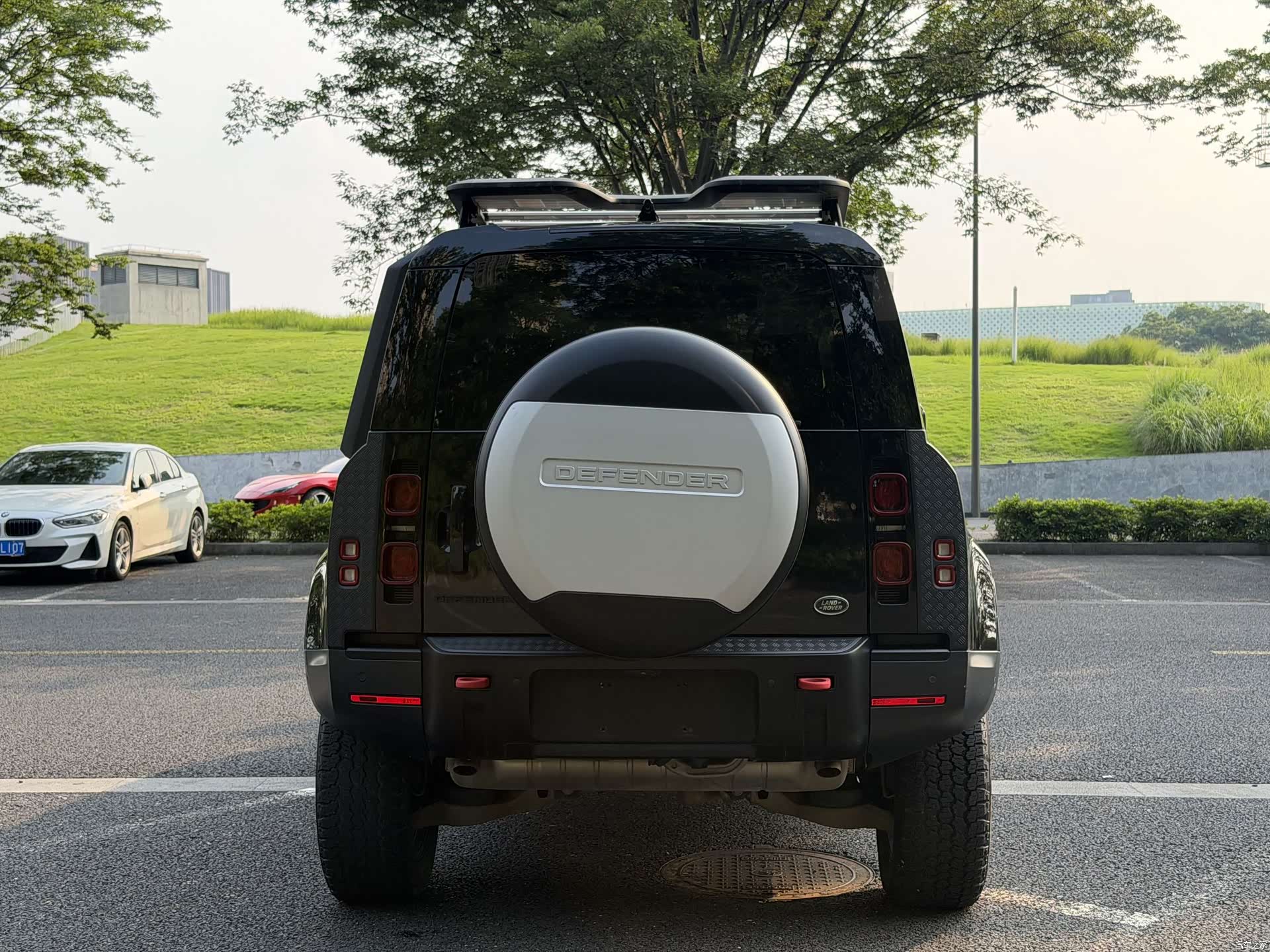 Land Rover Defender, 2021 11