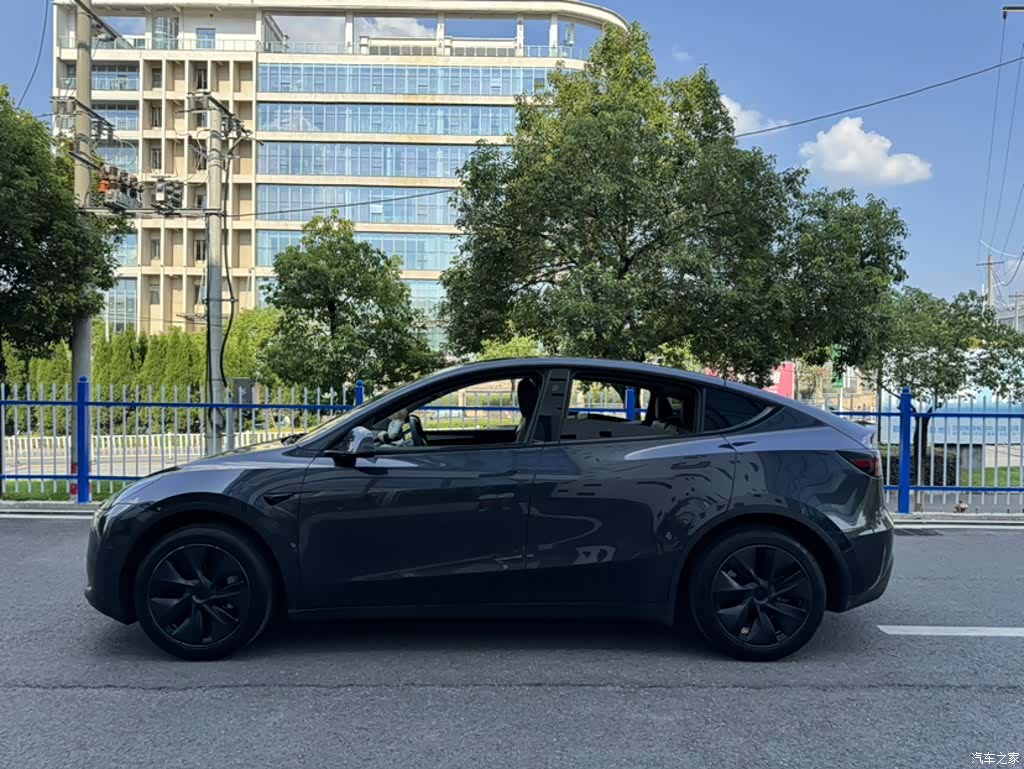 Tesla Model Y, 2024 12