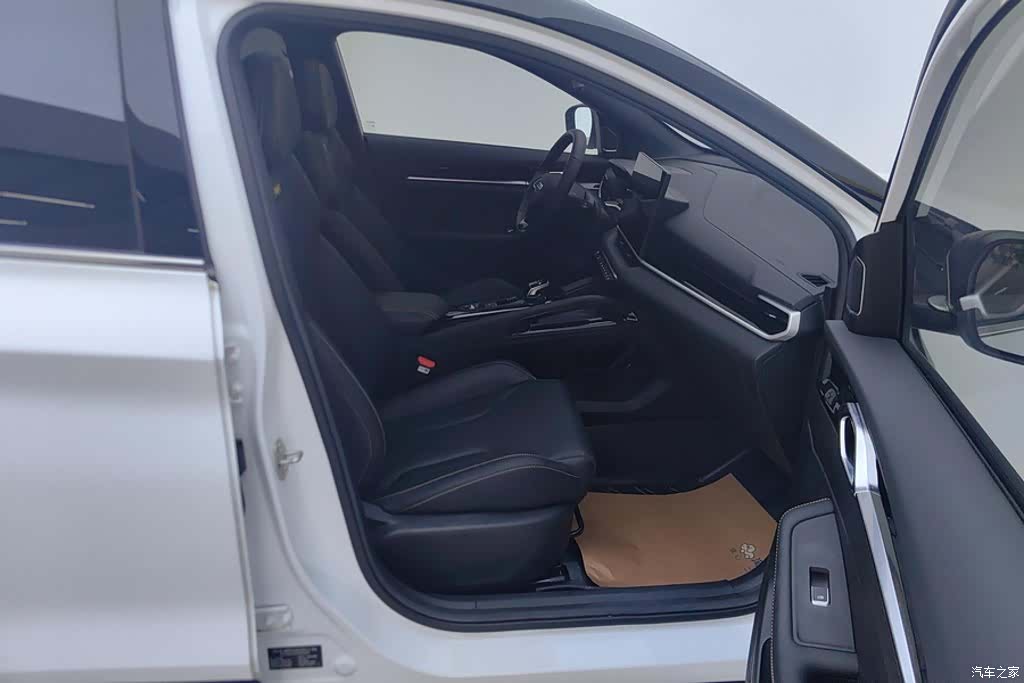 Geely Coolray, 2025 8