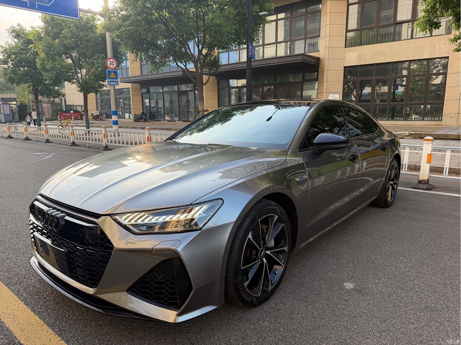 Audi A7L, 2022 1