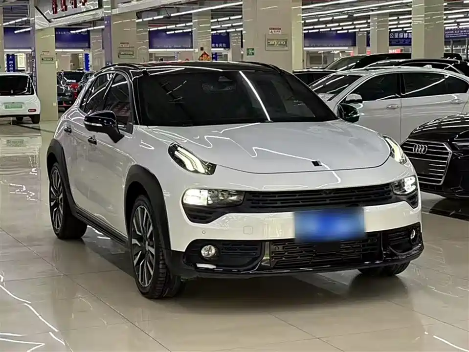Lynk & Co 02