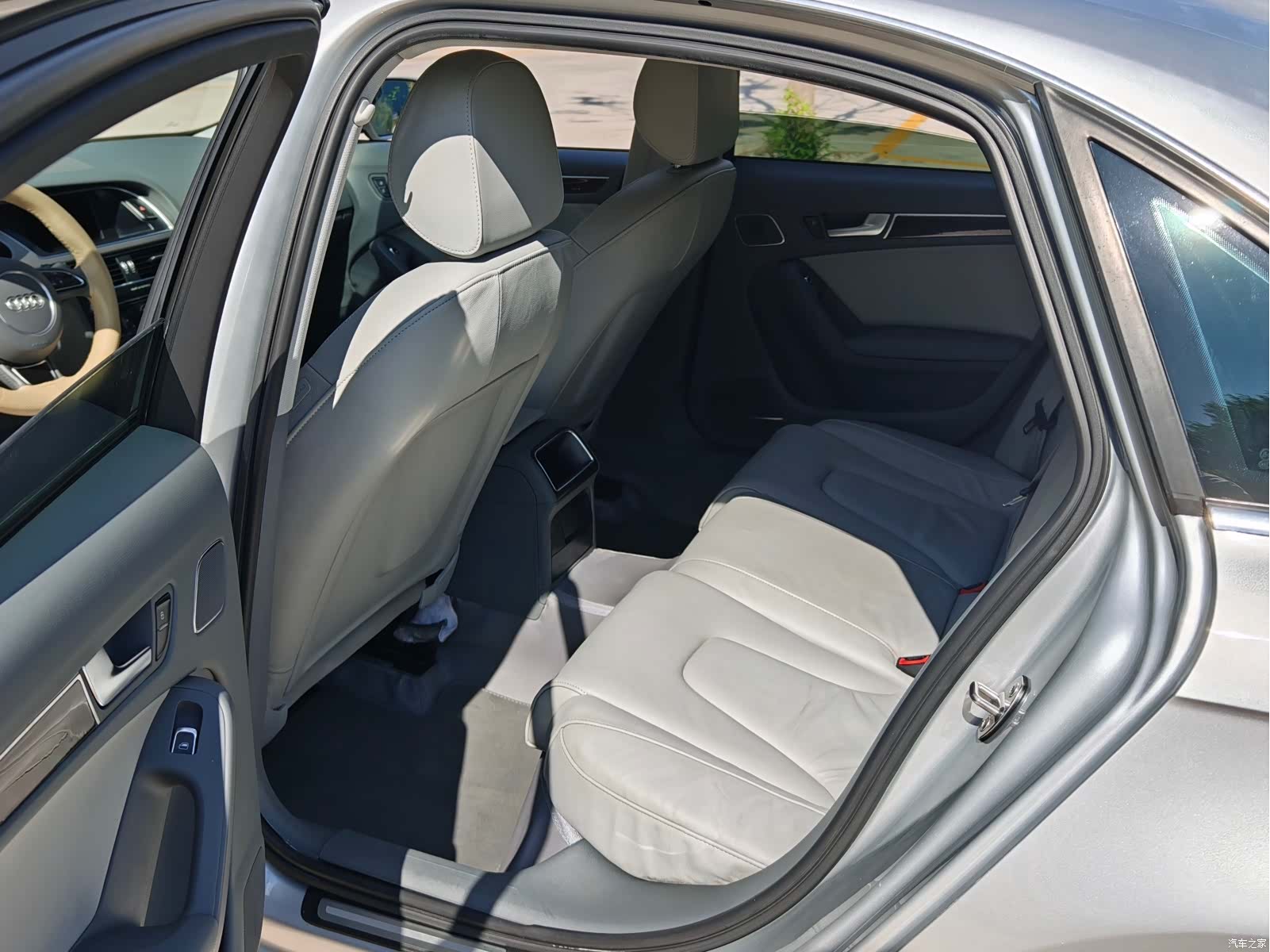 Audi A4L, 2012 15