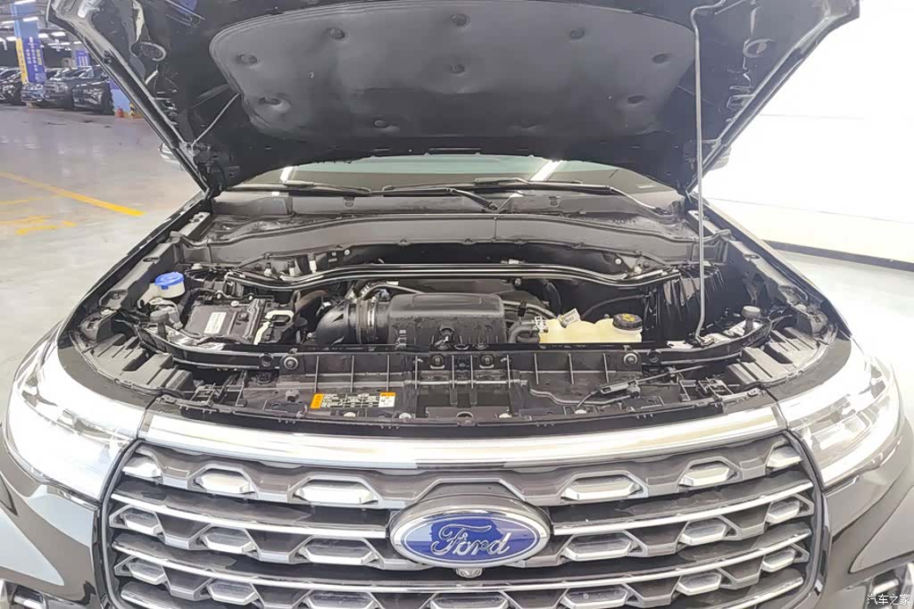 Ford Explorer, 2023 10