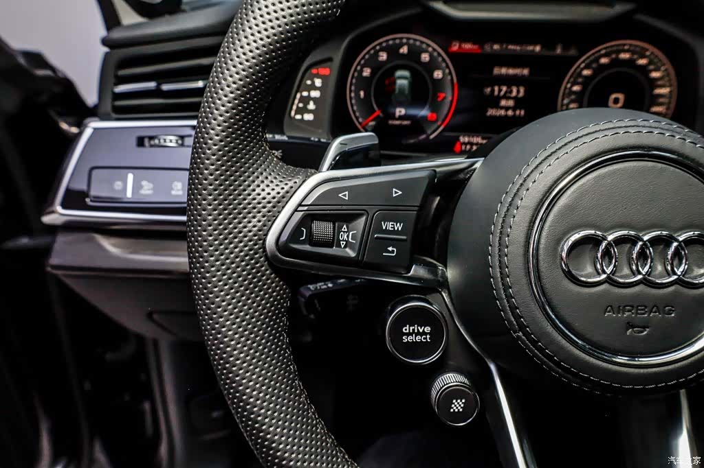 Audi Q8, 2023 17