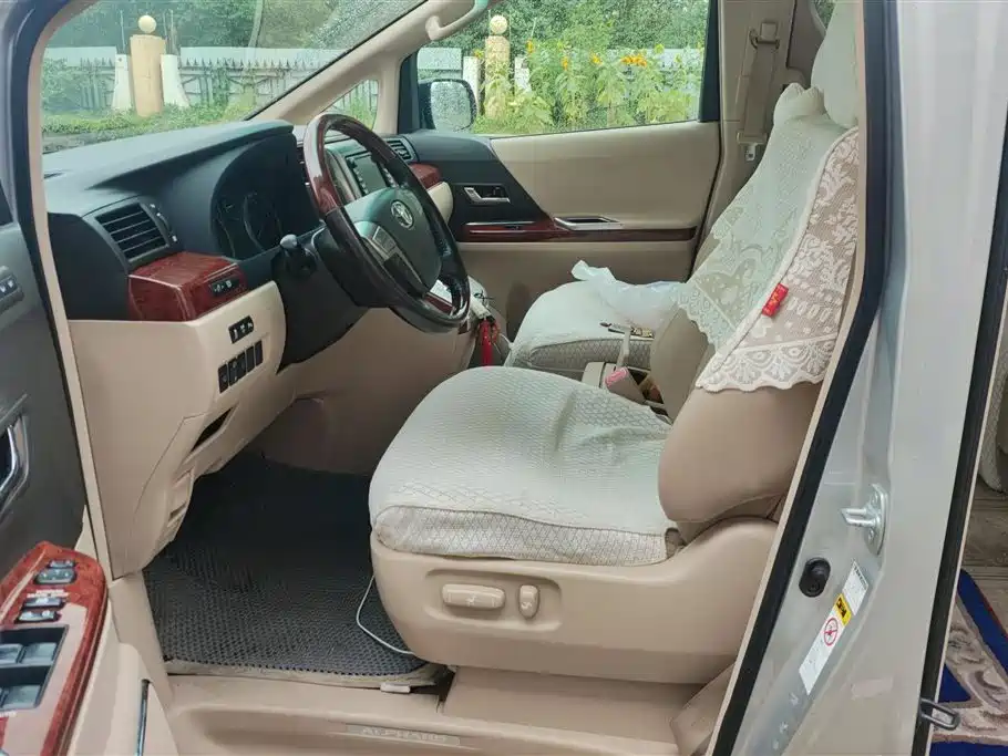 Toyota Elfa Toyota Elfa