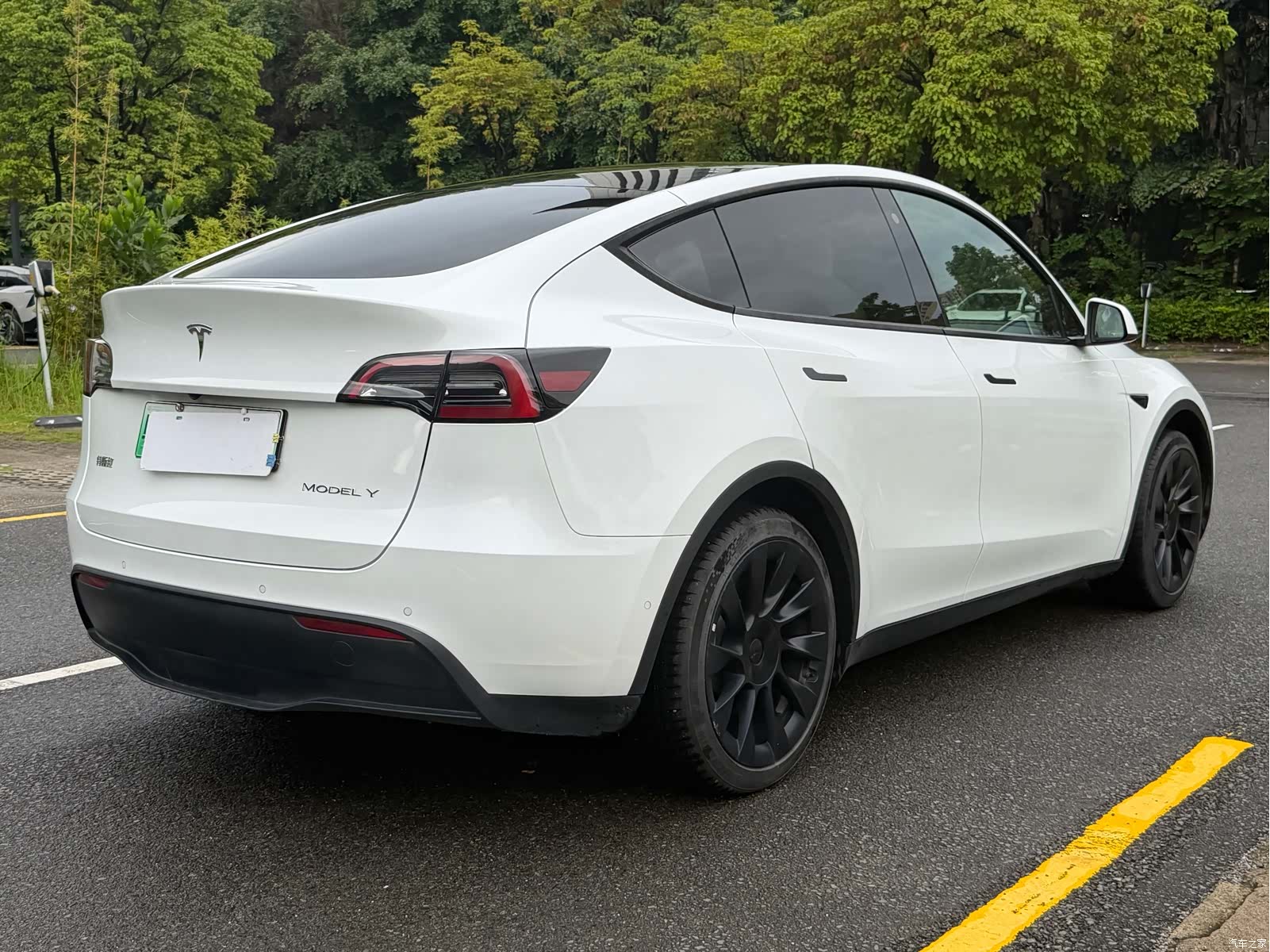 Tesla Model Y, 2024 6