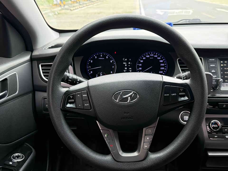 Hyundai Name picture