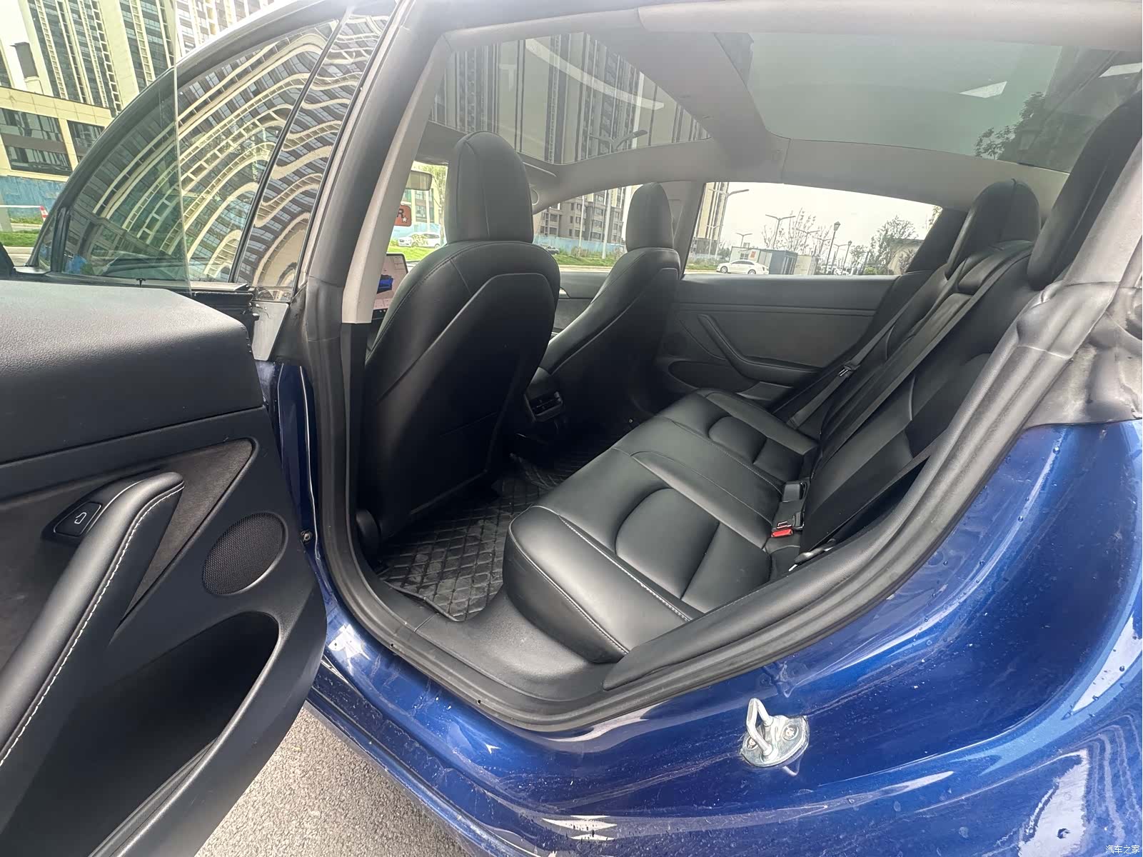 Tesla Model 3, 2022 6