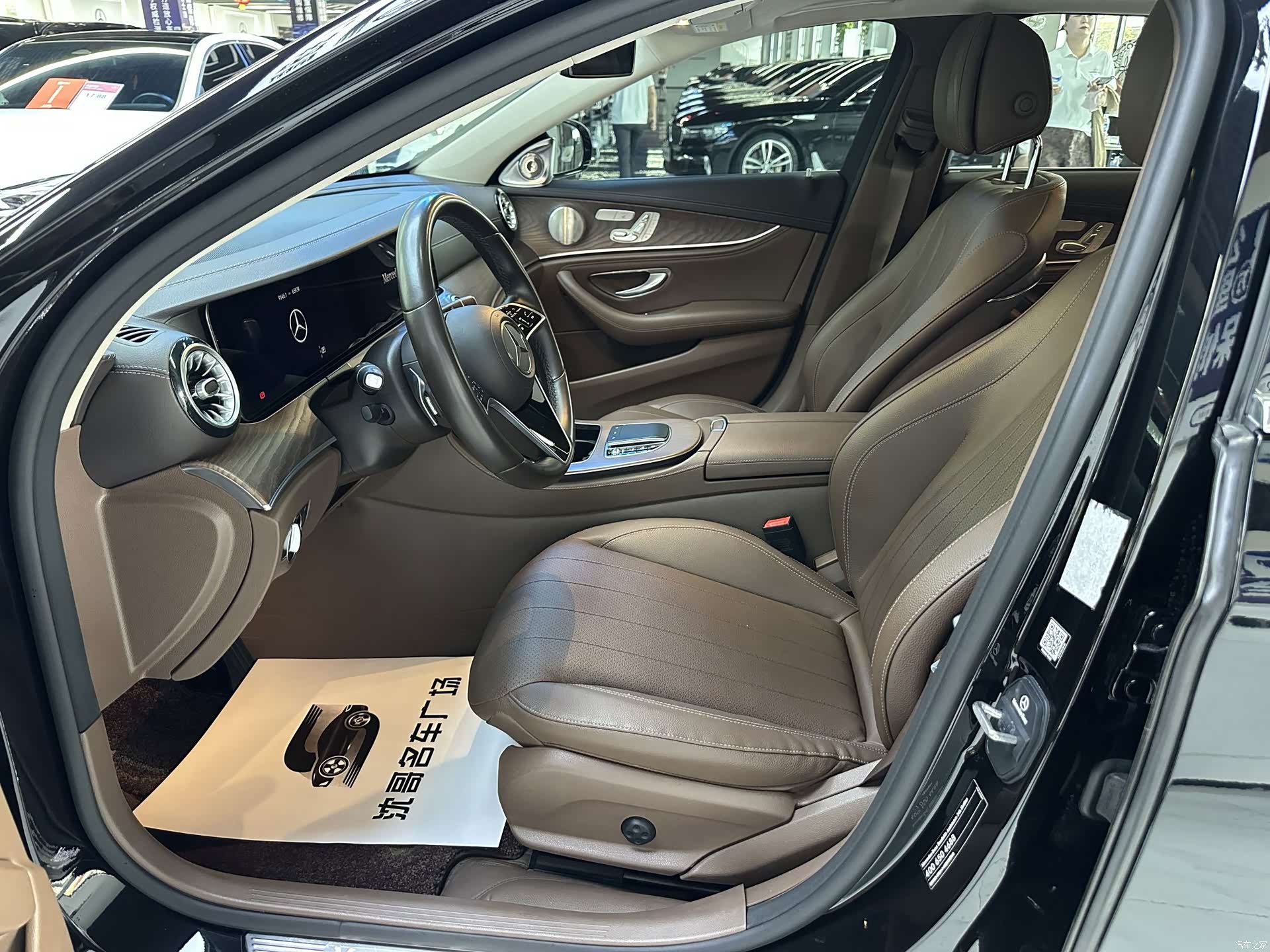 Mercedes-Benz E-Class, 2022 4