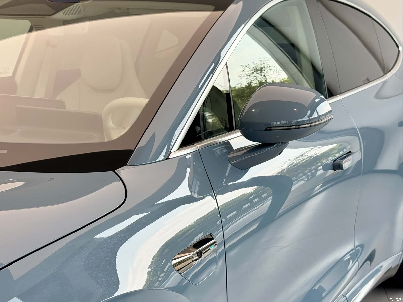 Luxeed R7, 2025 4