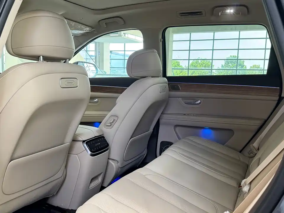 AITO Ask the world M7