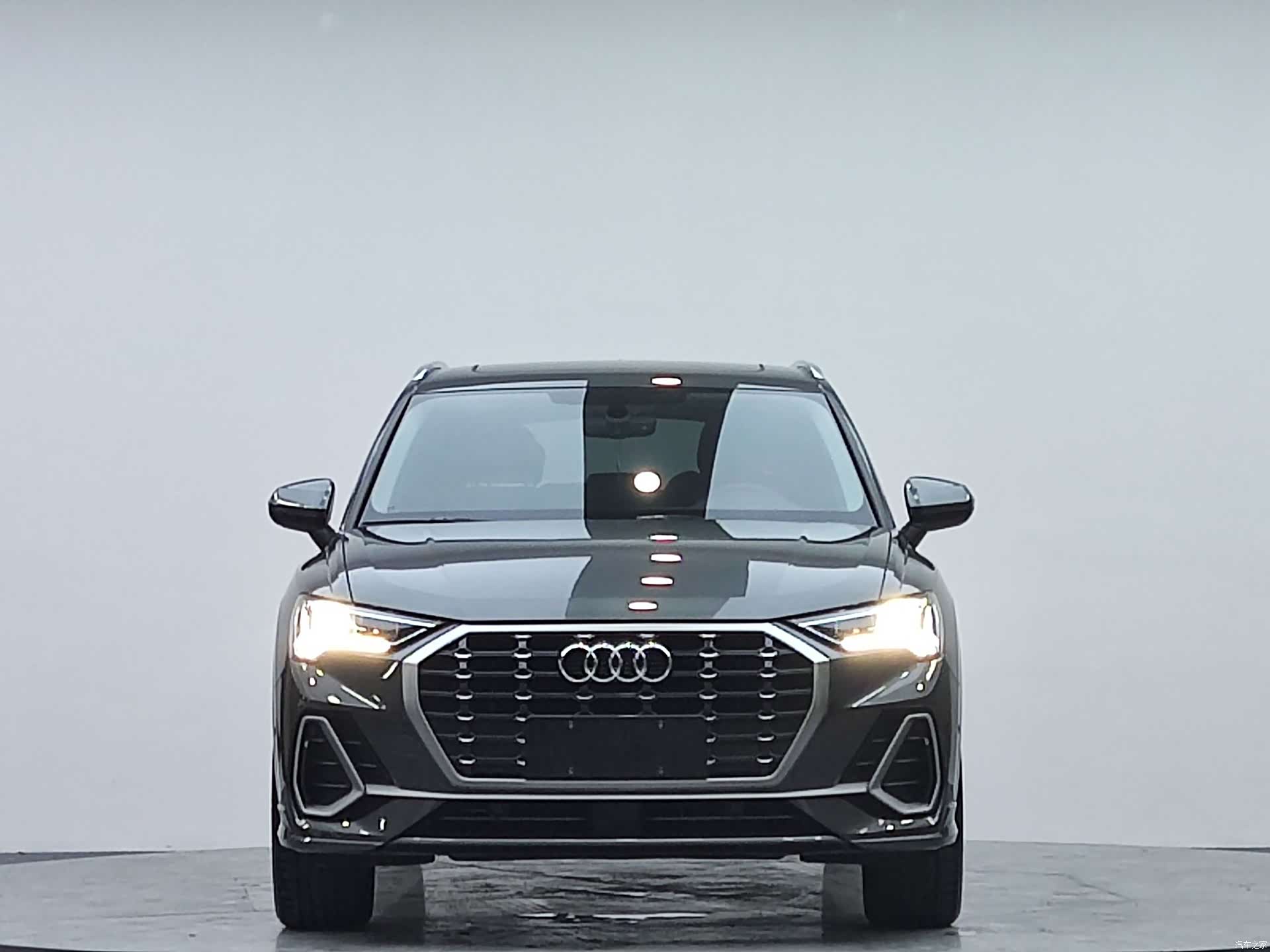 Audi Q3, 2023 2