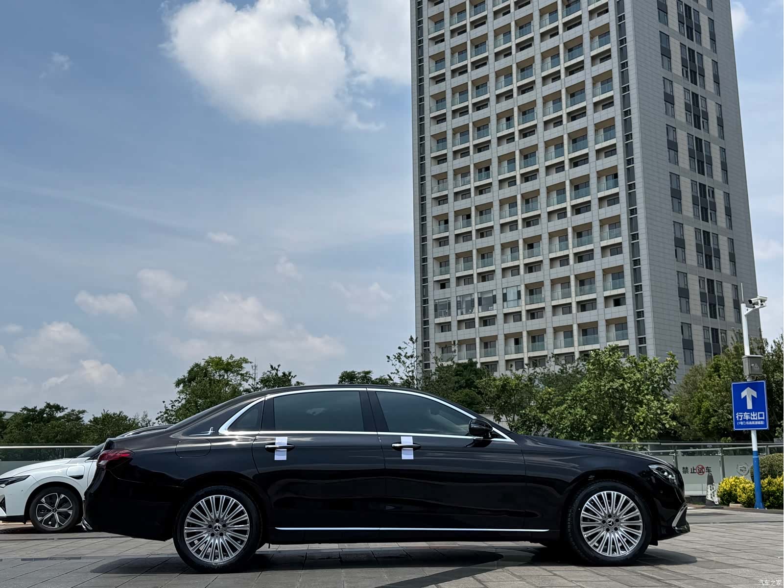 Mercedes-Benz E-Class, 2022 10