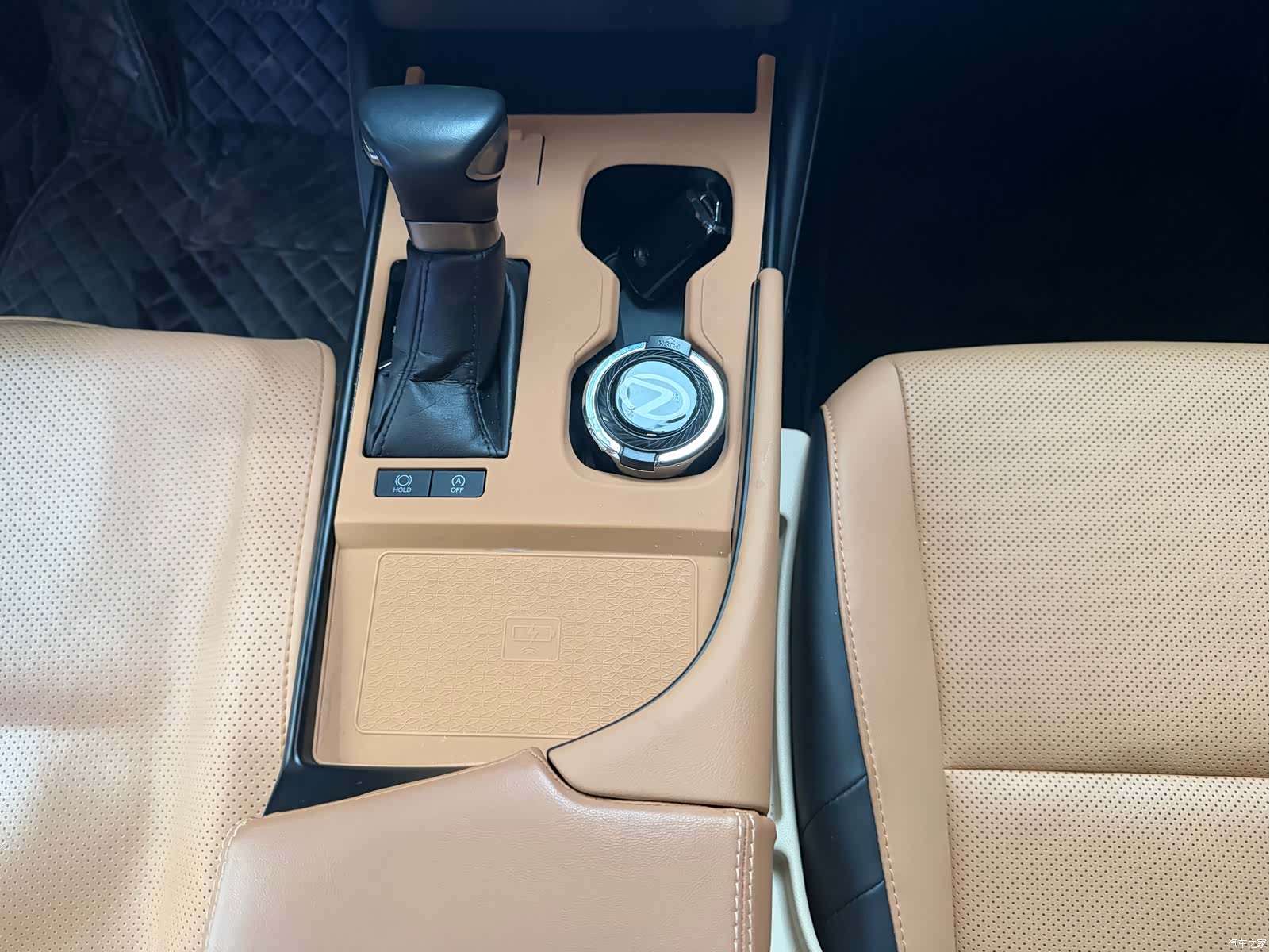 Lexus ES, 2024 9