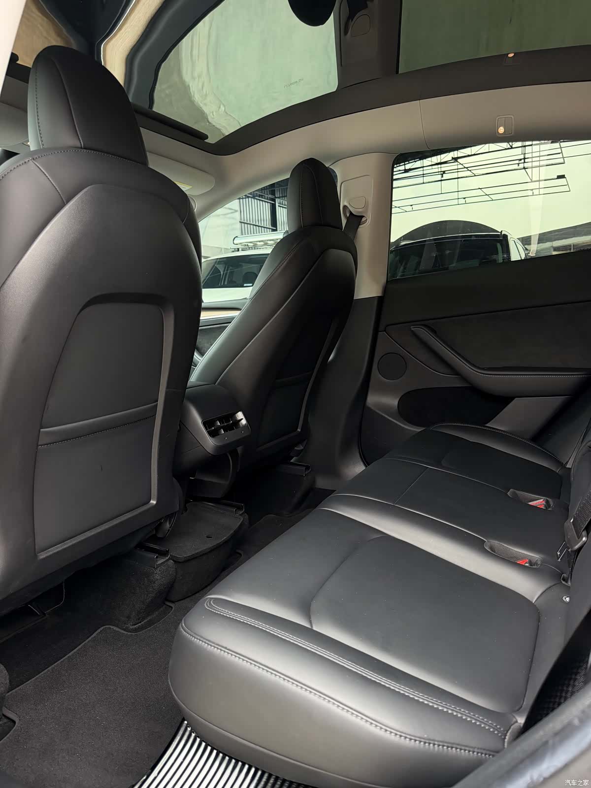 Tesla Model Y, 2022 6