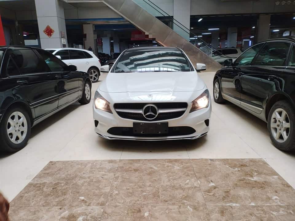 Mercedes-Benz CLA Mercedes-Benz CLA