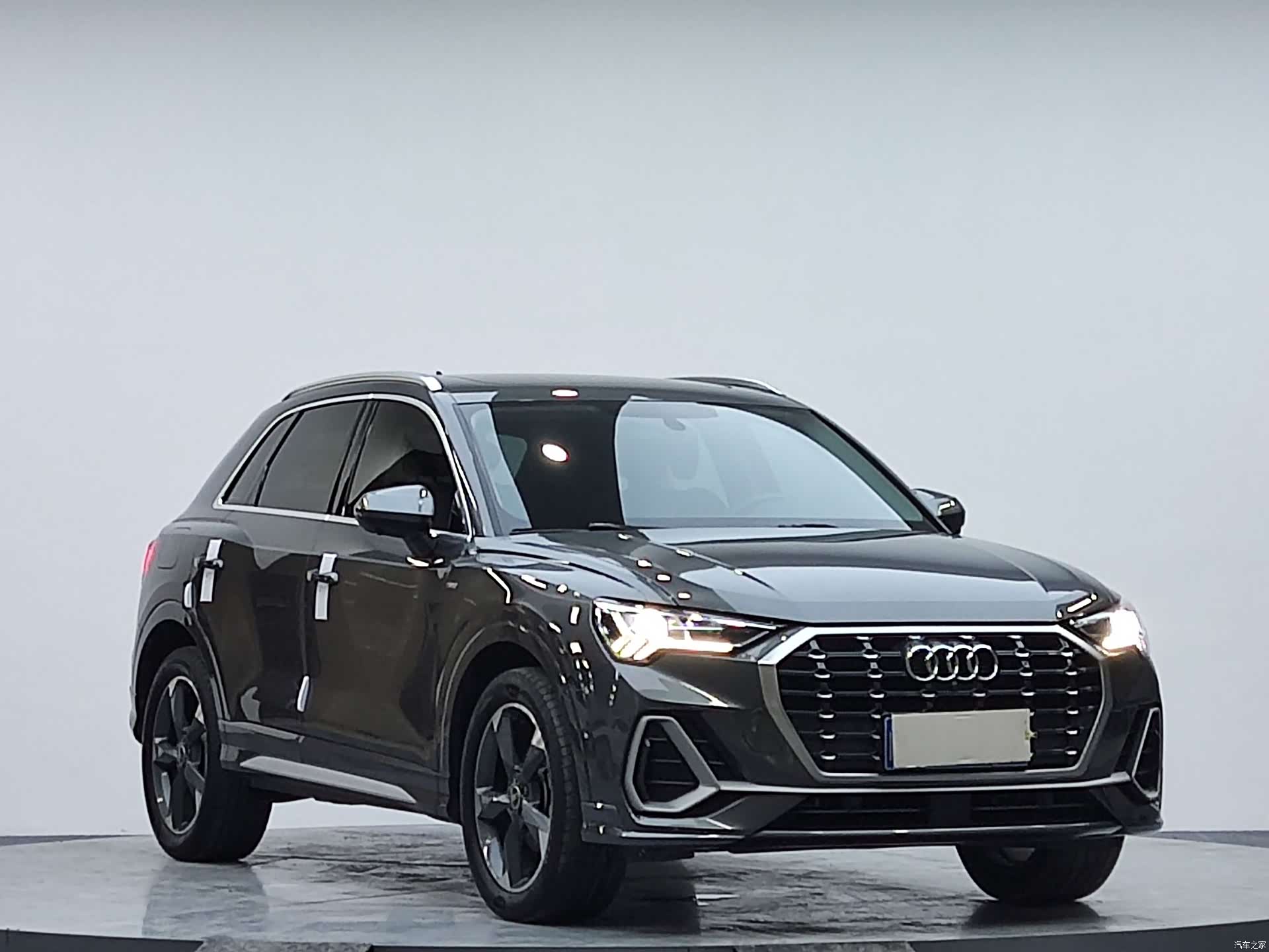 Audi Q3, 2023 3