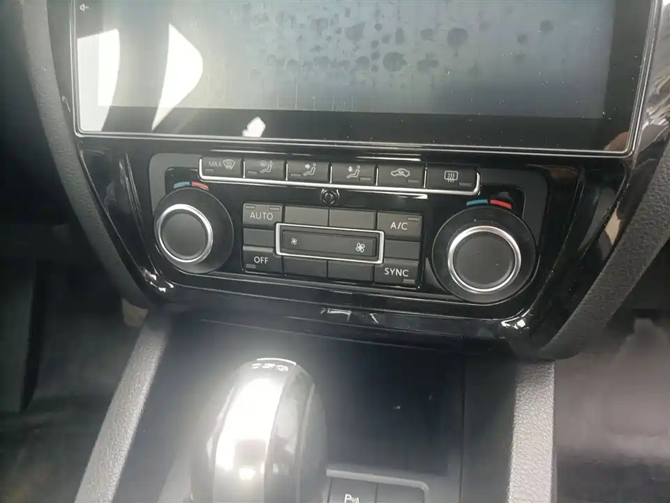 Volkswagen Sagitar Volkswagen Sagitar