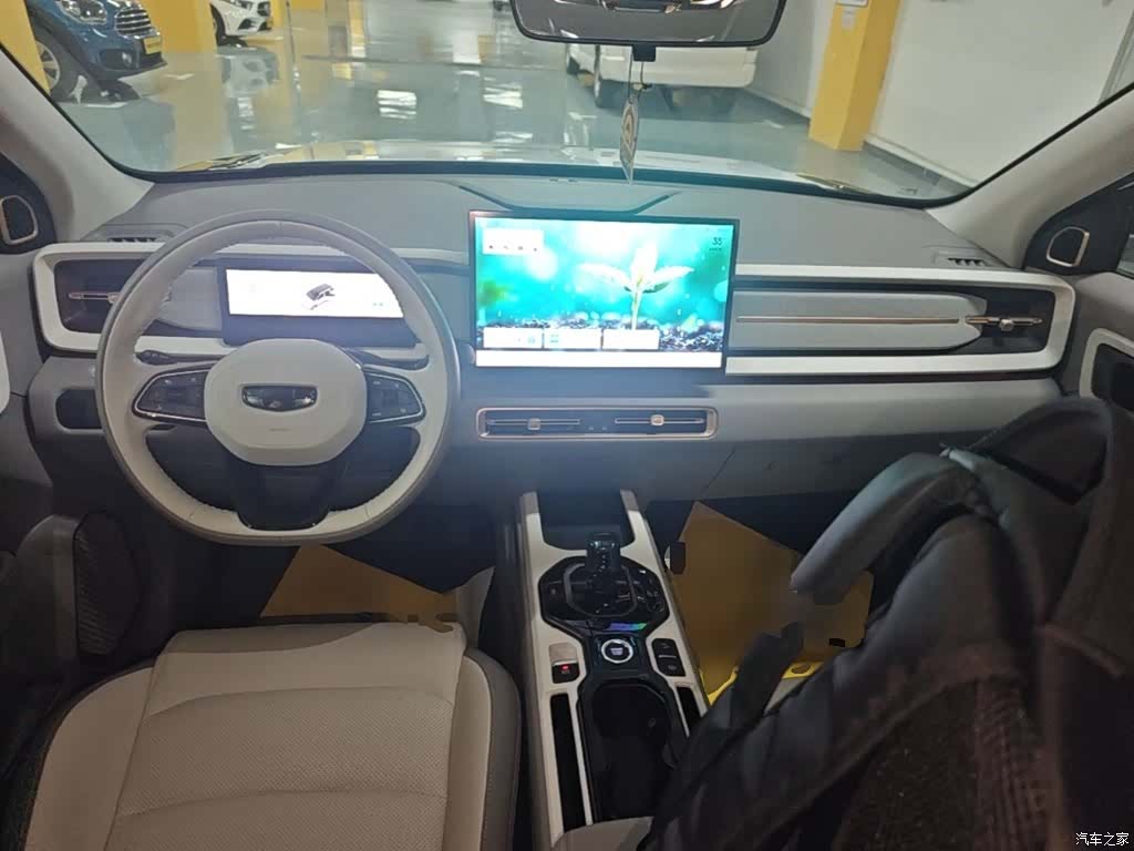 Geely Icon, 2025 10