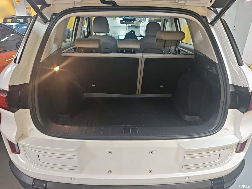 Geely Icon, 2025 19