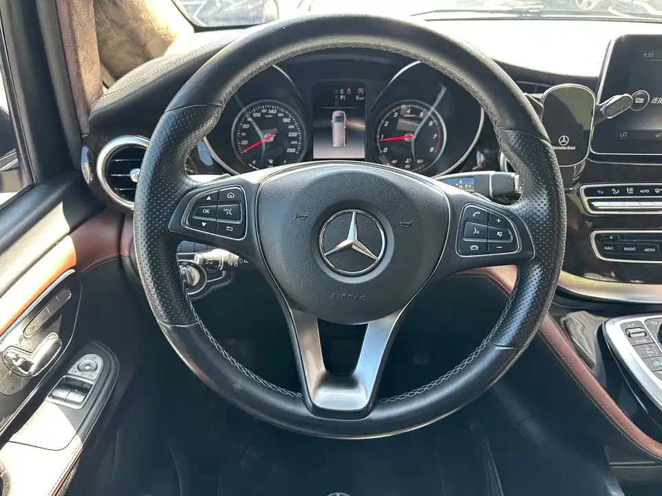 Mercedes-Benz V-class