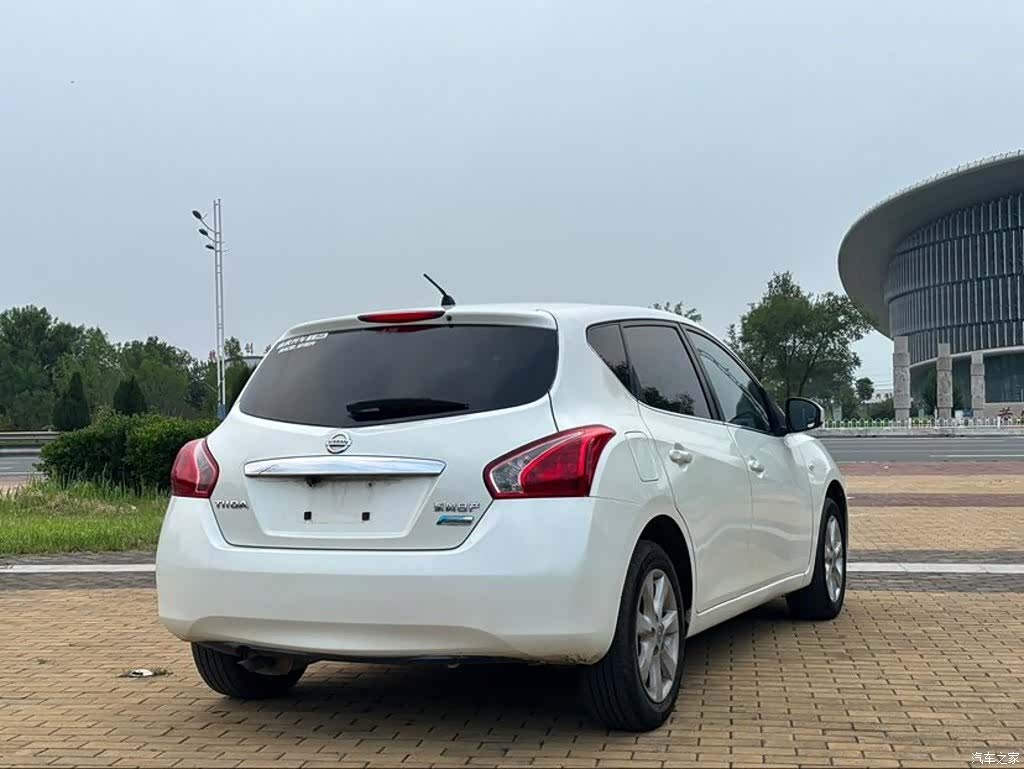 Nissan Tiida, 2012 4