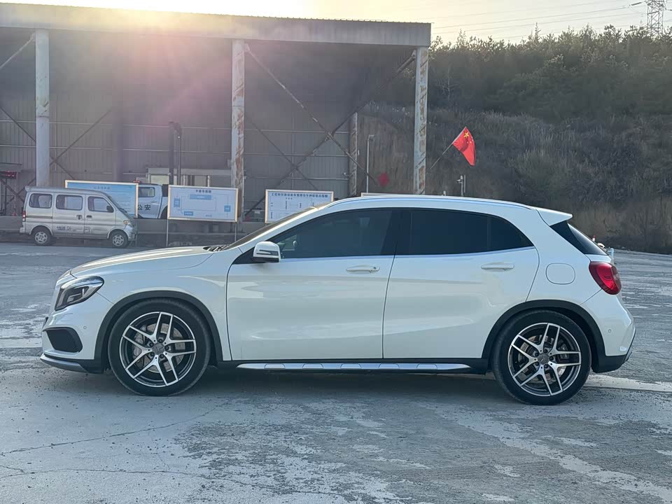 Mercedes-Benz GLA AMG