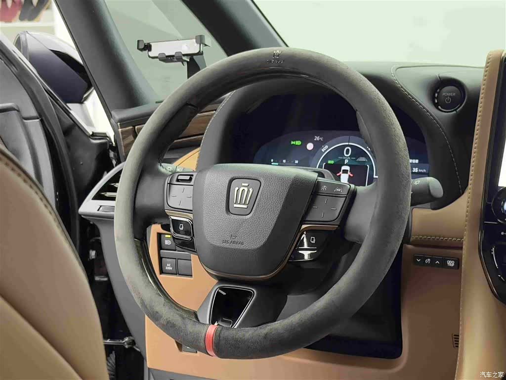 Toyota Vellfire, 2025 12
