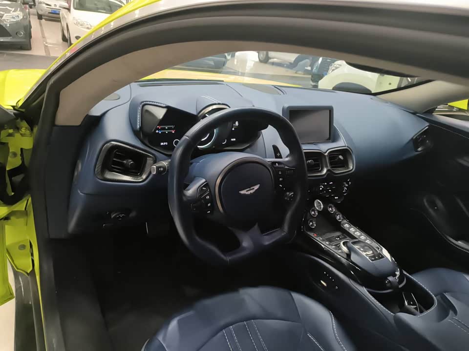 Aston Martin V8 Vantage