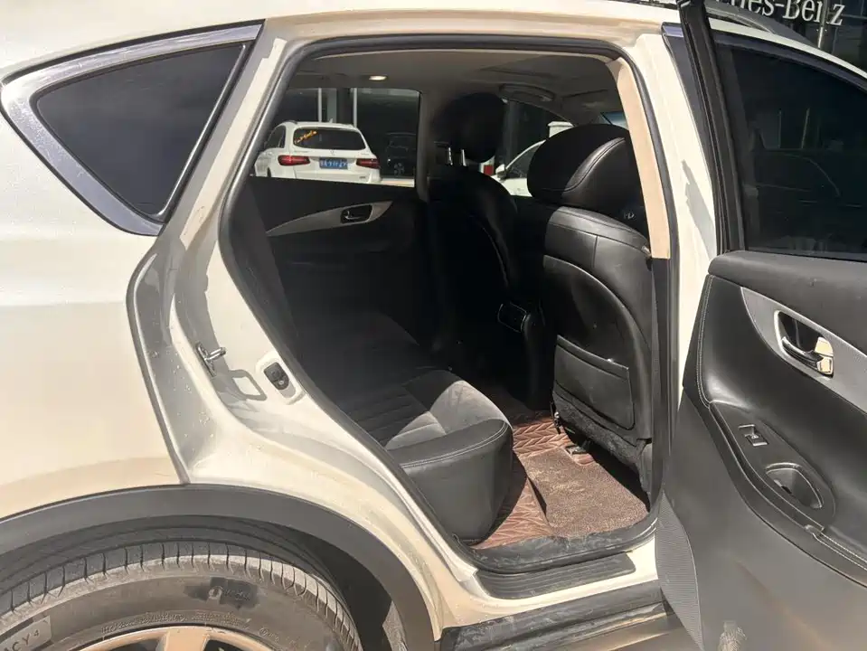 Infiniti QX50