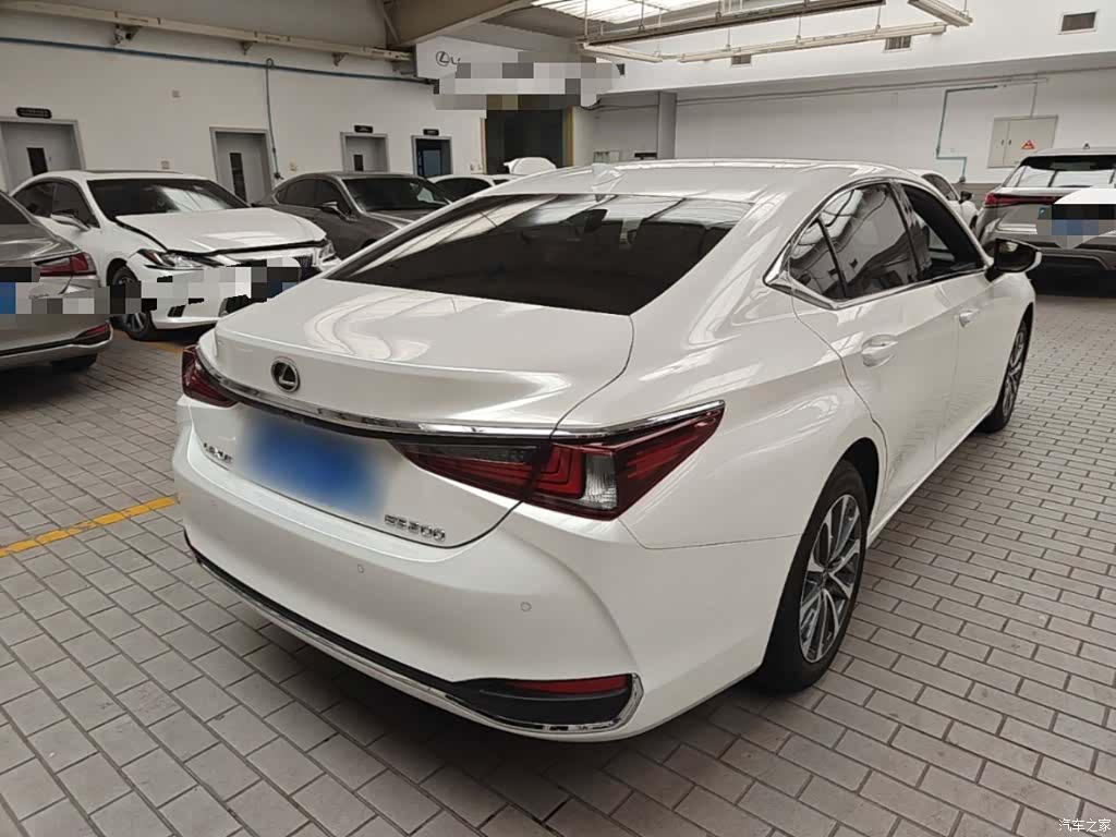 Lexus ES, 2024 7