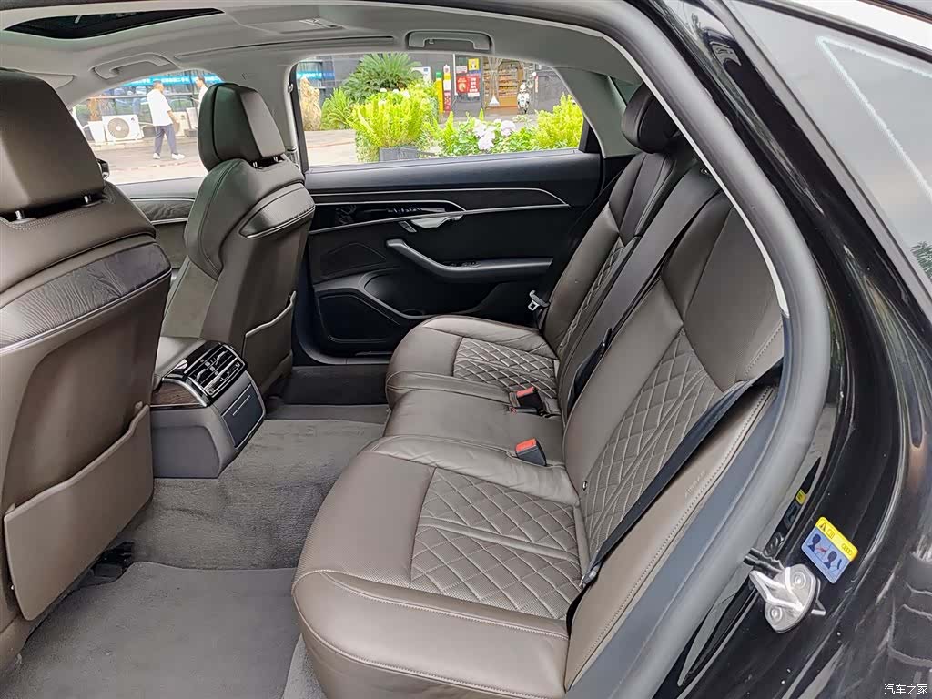 Audi A8L, 2021 8