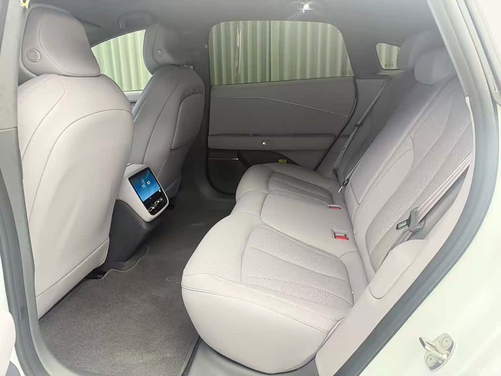 Xpeng P7, 2026 9