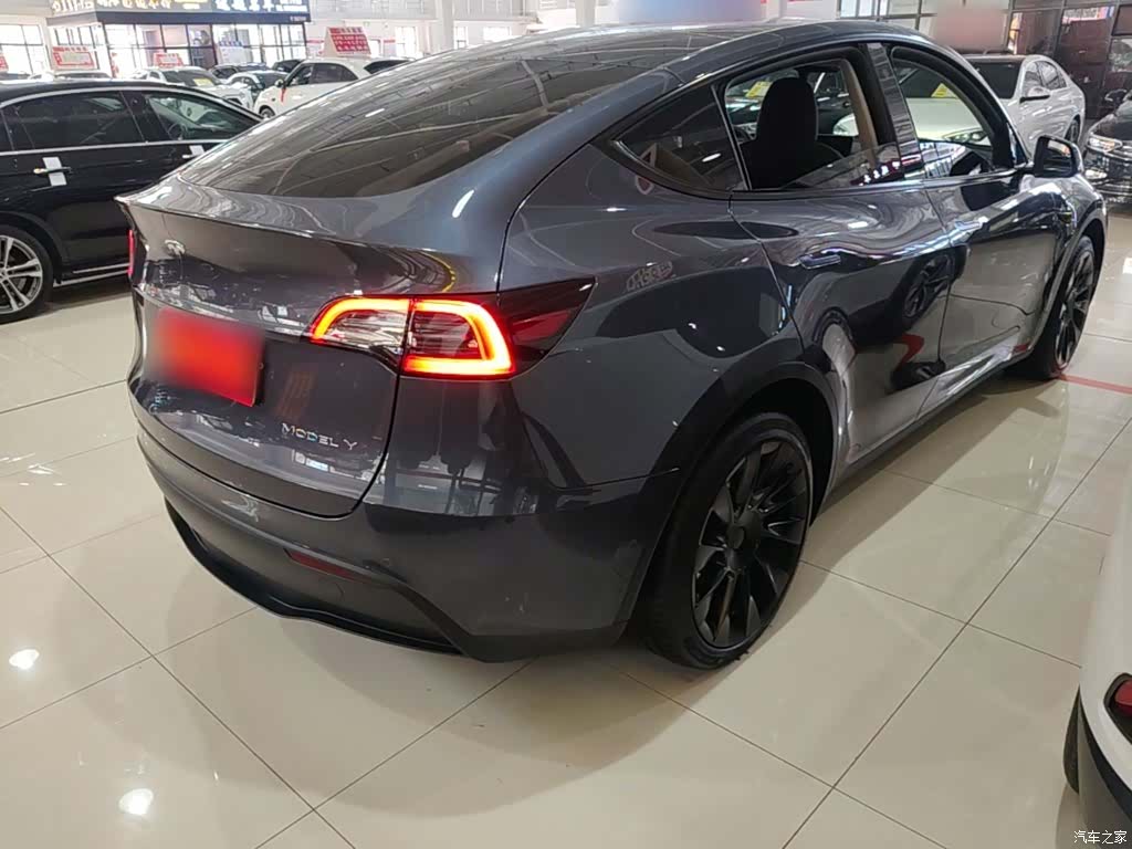 Tesla Model Y, 2023 7
