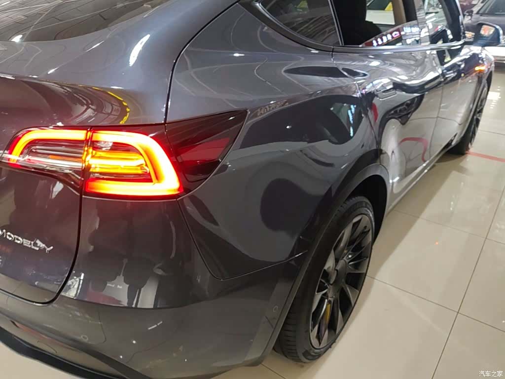 Tesla Model Y, 2023 8