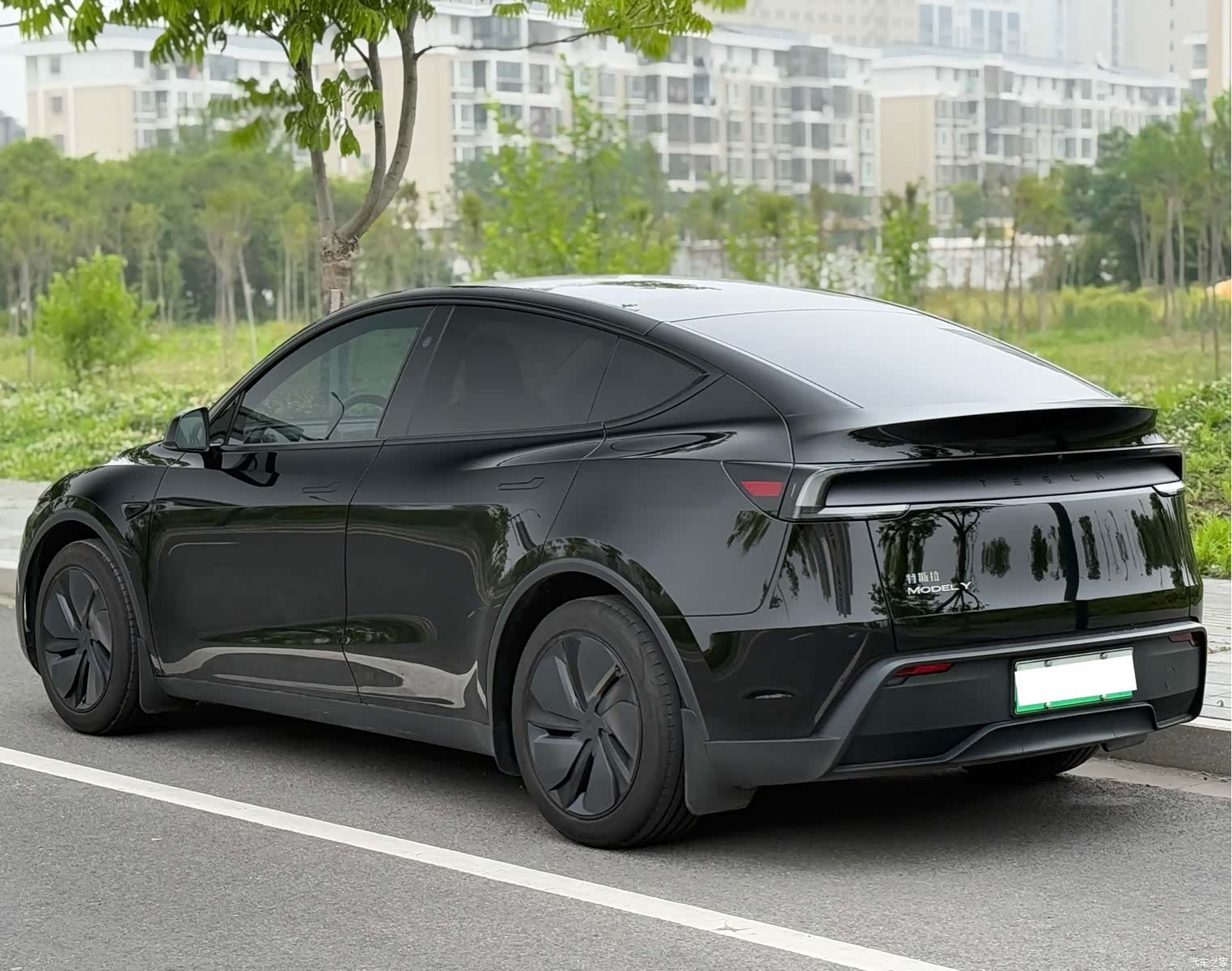 Tesla Model Y, 2025 14
