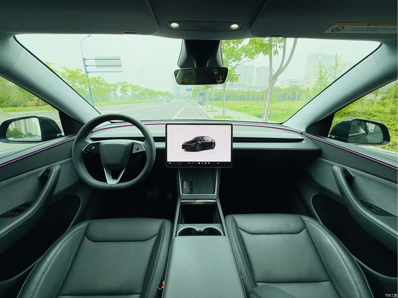 Tesla Model Y, 2025 13