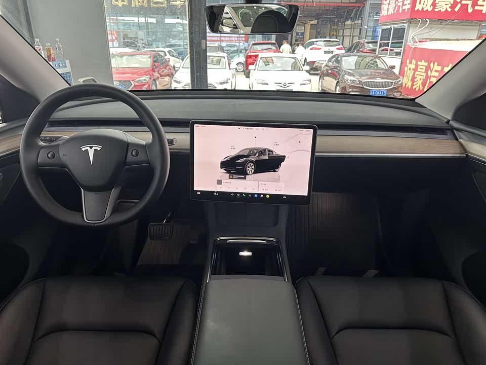 Tesla Model Y Tesla Model Y