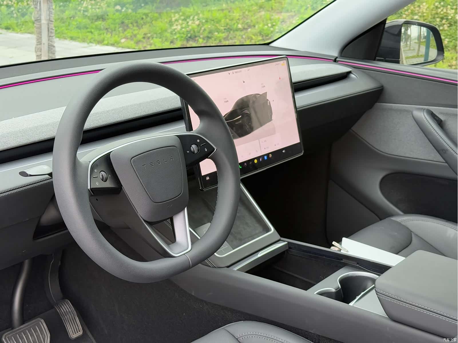 Tesla Model Y, 2025 6