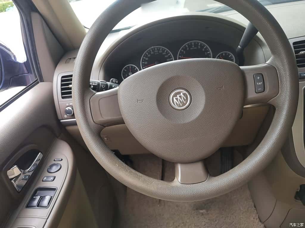 Buick GL8, 2015 3