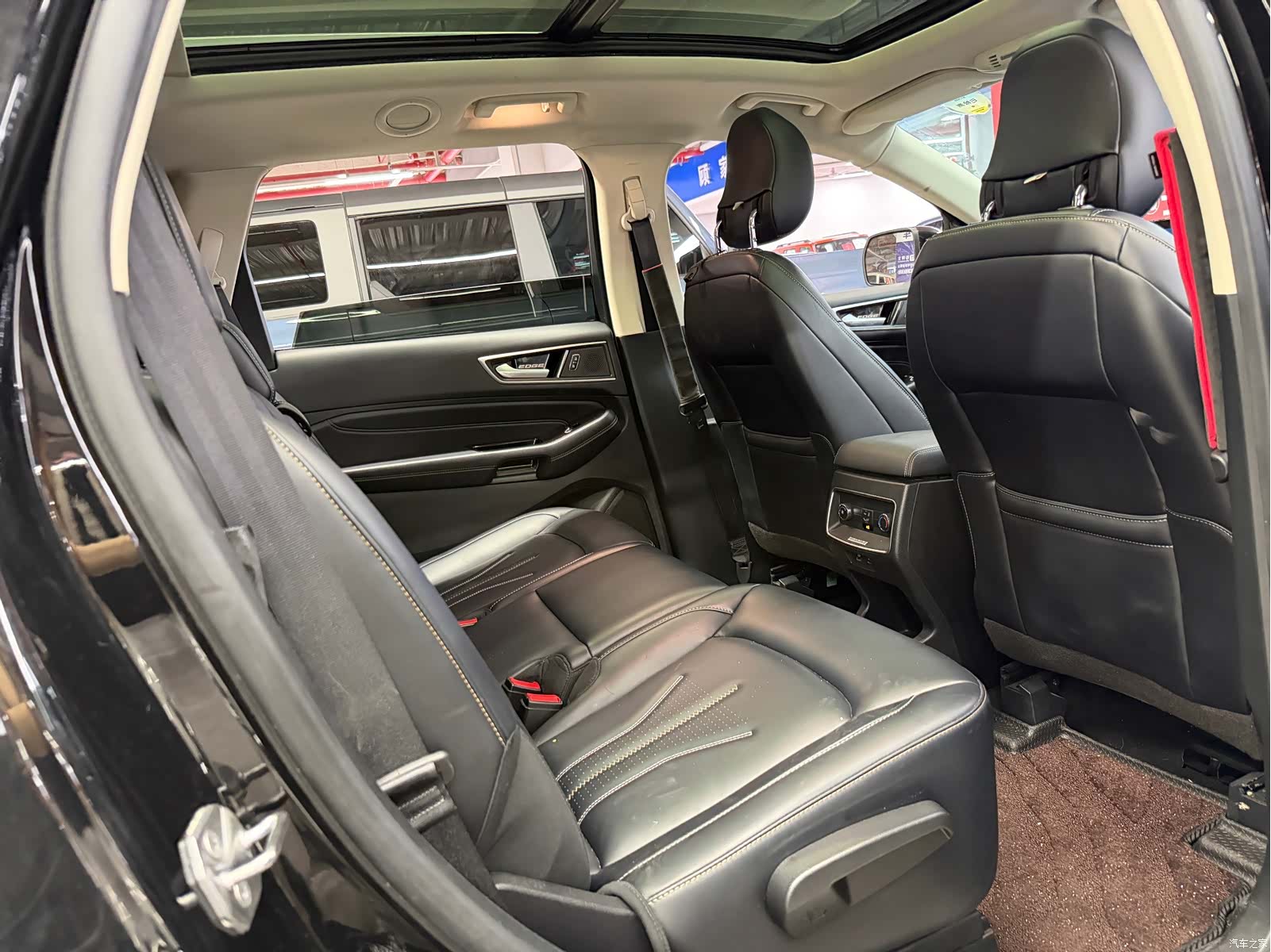 Ford Edge, 2022 22