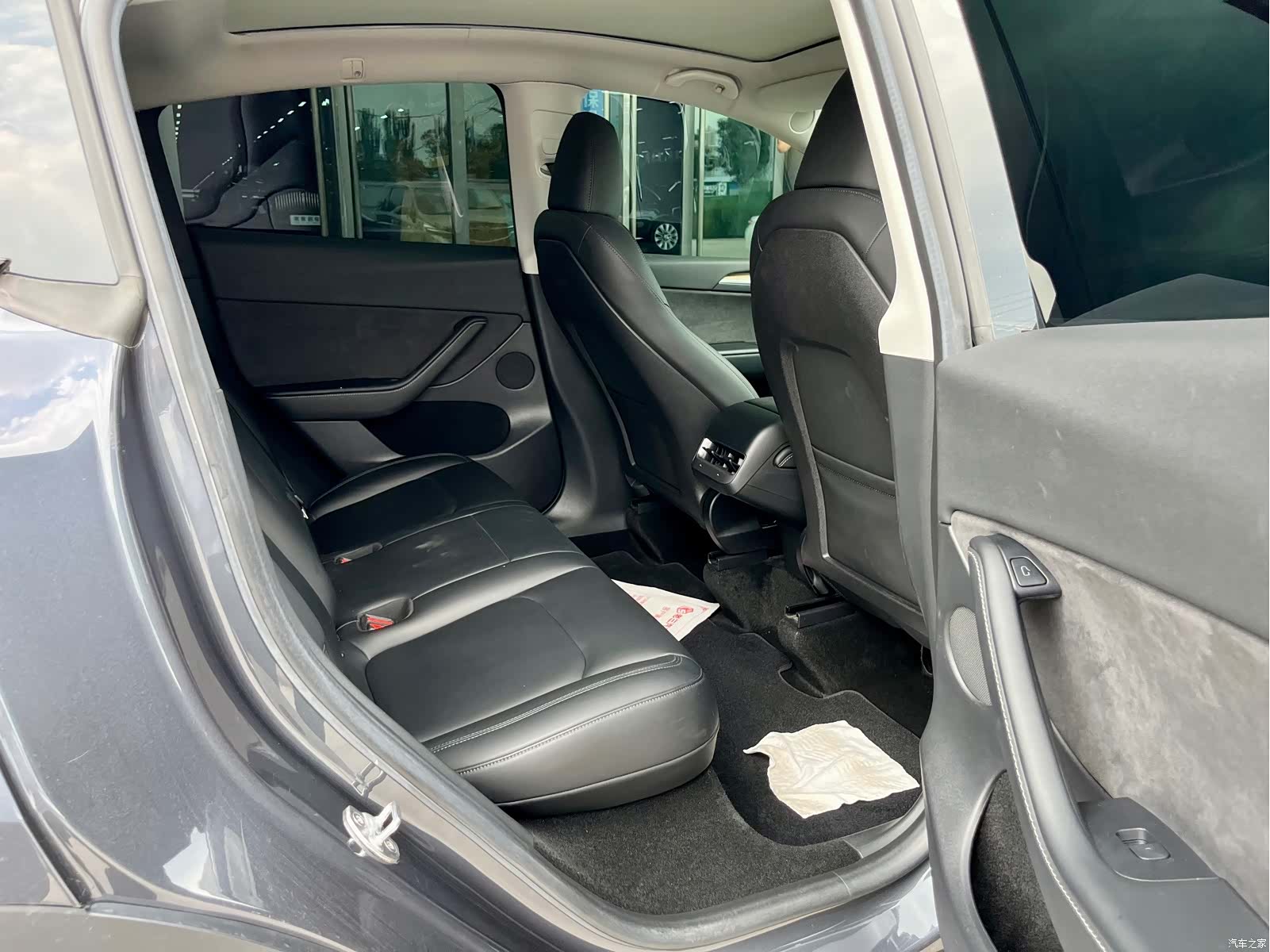 Tesla Model Y, 2022 9