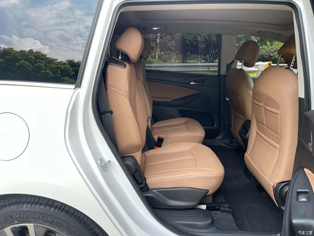 Buick GL6, 2021 15