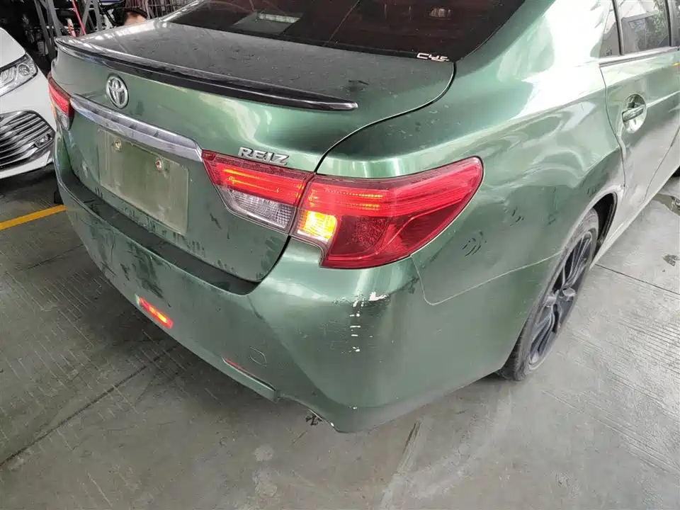Toyota Reiz